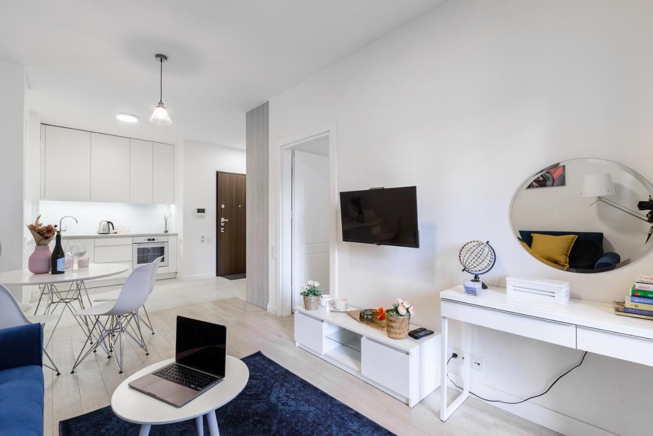 Luxury Apartments On Grzybowska Street In Варшава Екстериор снимка